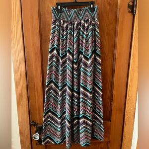 Beautiful Aztec-print maxi skirt